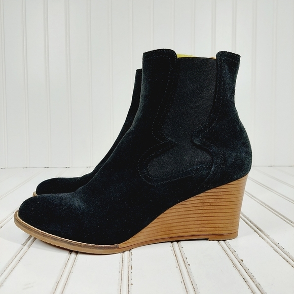 Andre Assous Women's Sadie Black Suede Elastic Gore Wedge Heel Ankle Boots K208 - Picture 1 of 11